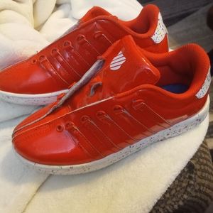 K swiss kids shoes red meant condition. Laces not included